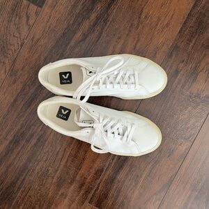 Veja Esplar White Sneakers